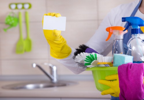 Professional cleaning of a kitchen during a tenancy move-out