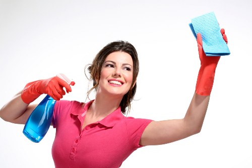 Cleaning a building facade to prepare for end of tenancy inspection